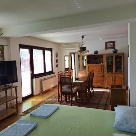 Peaceful Vacation & Garden Villa Sarajevo