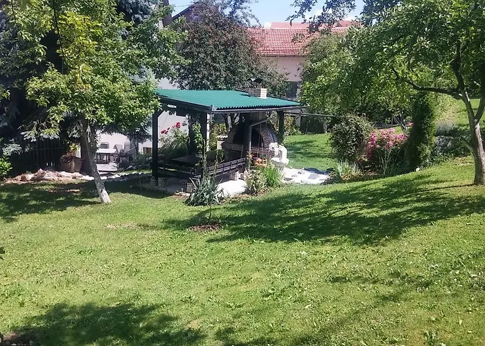 别墅 Peaceful Vacation & Garden 塞拉耶佛