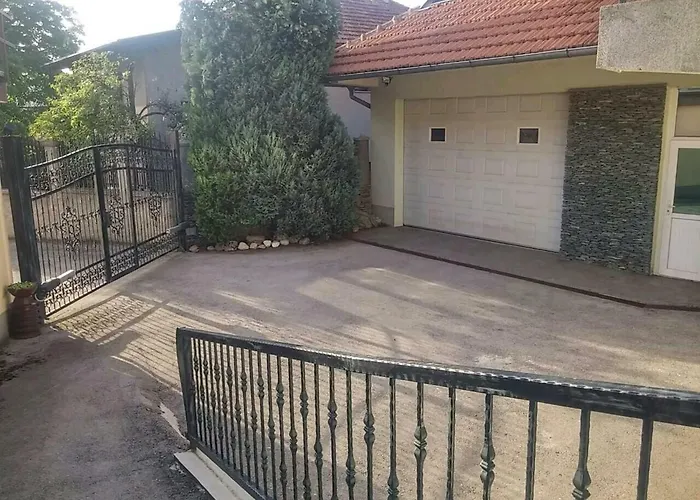 Peaceful Vacation & Garden 别墅 塞拉耶佛